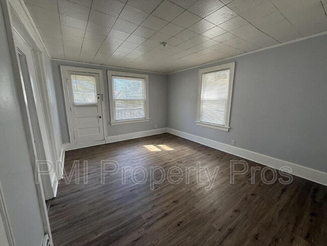 Building Photo - 2853 N Booth St