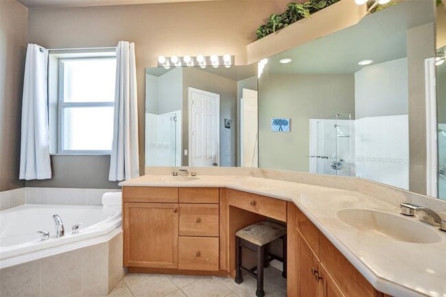 Building Photo - 11445 NW 75th Manor