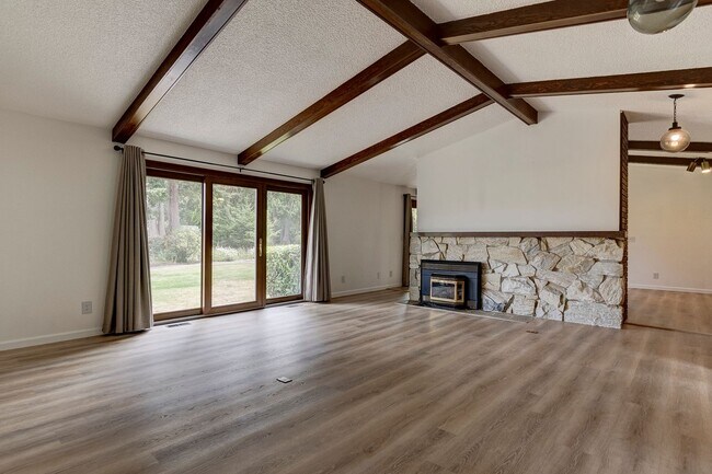 Building Photo - 3 Bed 2 Bath Home in Swantown Neighborhood
