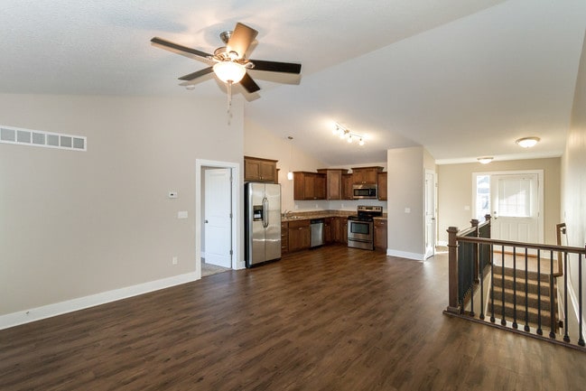 Building Photo - 411 Sunflower Dr