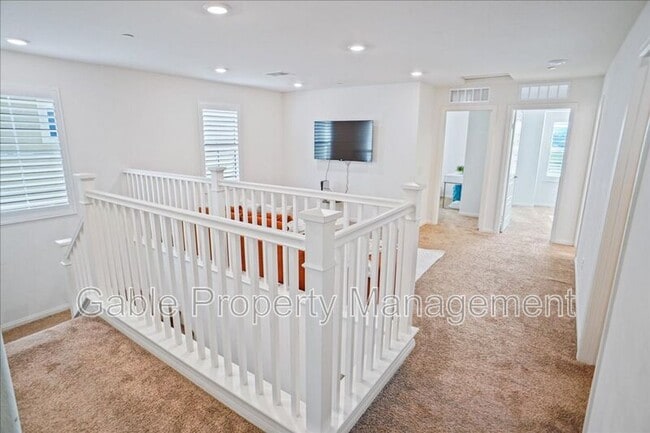 Building Photo - 27605 Sawtooth Ln