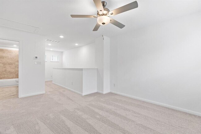 Building Photo - 204 Flowers Ave