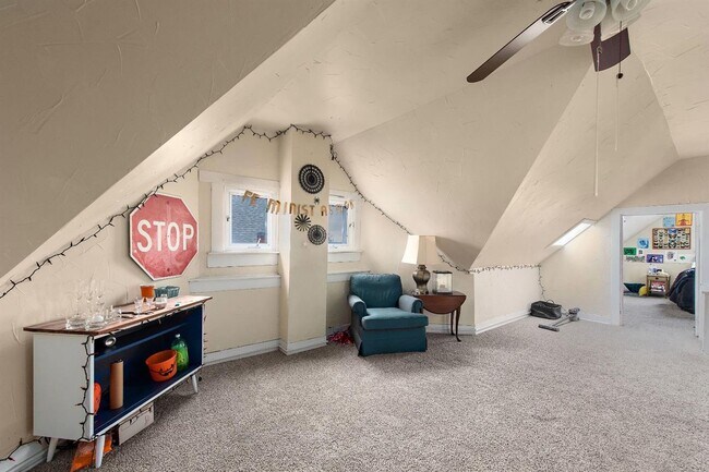 Building Photo - 2317 Victor St