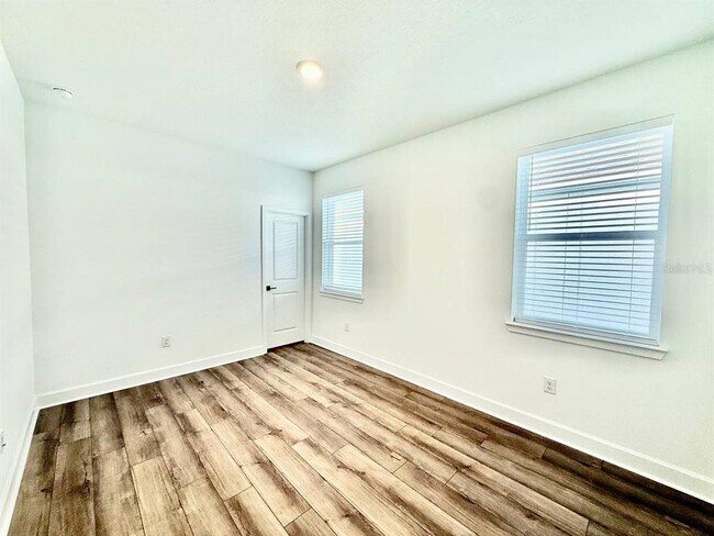 Building Photo - 2031 Wild Heron Ct