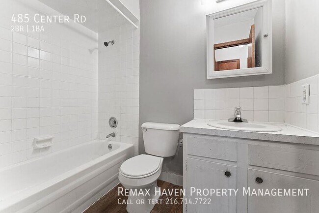 Building Photo - 485 Center Rd Unit 1, Bedford- Spacious 2 ...