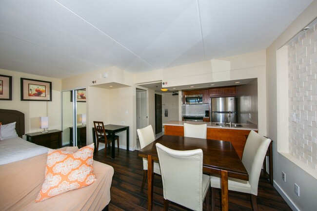 Building Photo - ILIKAI 1430 -Prime Living in Waikiki -