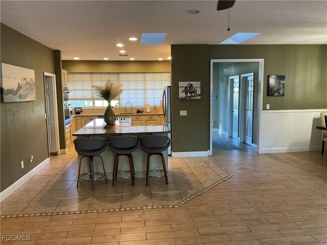 Building Photo - 6715 Willow Lake Cir