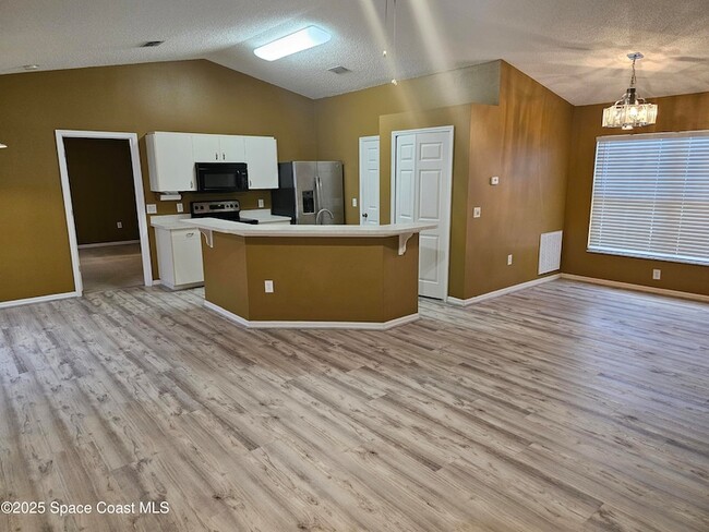 Building Photo - 1539 Glencove Ave NW