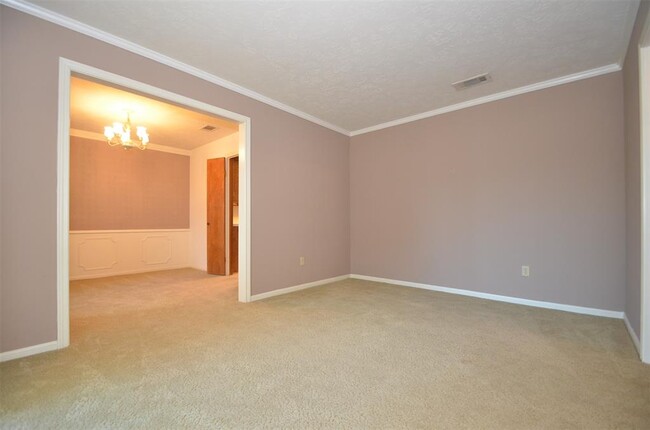Building Photo - 13722 Lynnwood Ln
