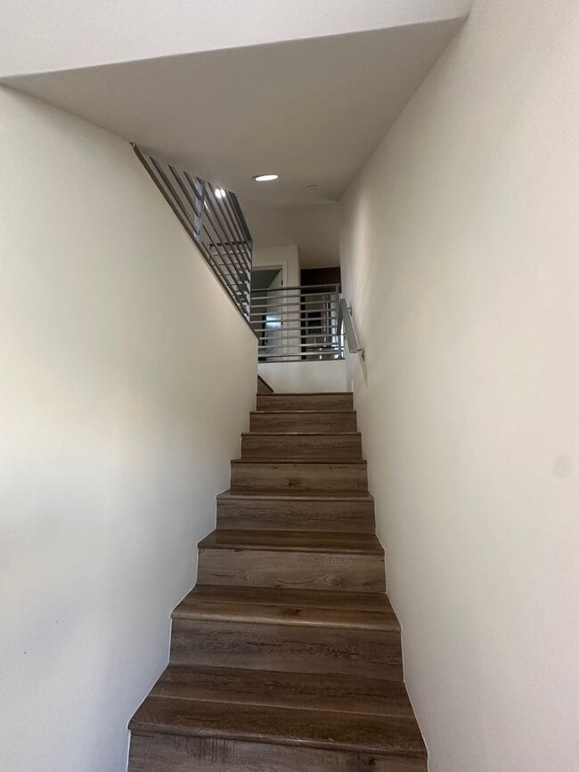 Building Photo - Spacious & Modern Tri-Level Townhome | 3 Bed, 2.5 Bath with Private Balcony