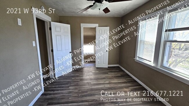 Building Photo - 2021 W 93rd St