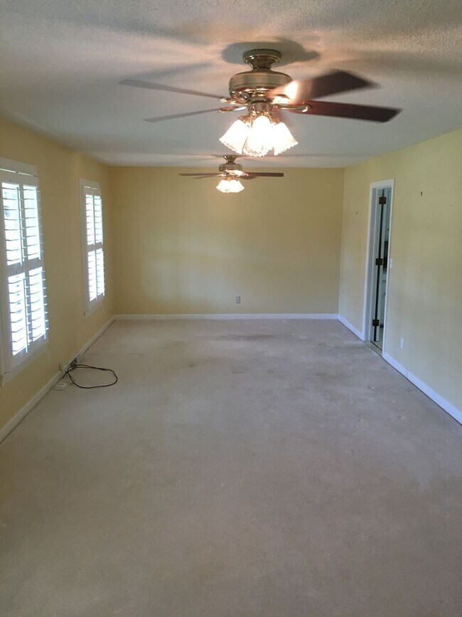 Building Photo - 3/2 House in Maplewood $1,795