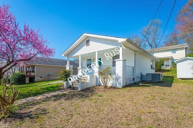 Building Photo - 420 Hedgewood Dr