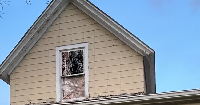 Building Photo - 13841 Forest Ave