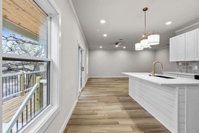 Building Photo - 30 Wood Glen Dr