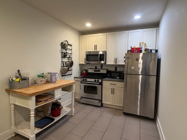 Kitchen - 3310 W Division St