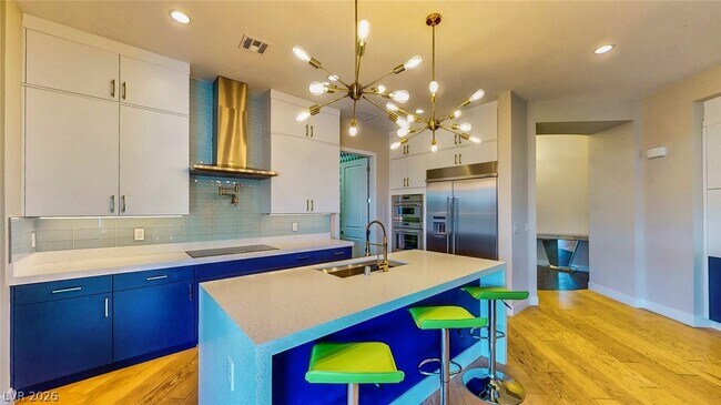 Building Photo - 6714 Desert Crimson St