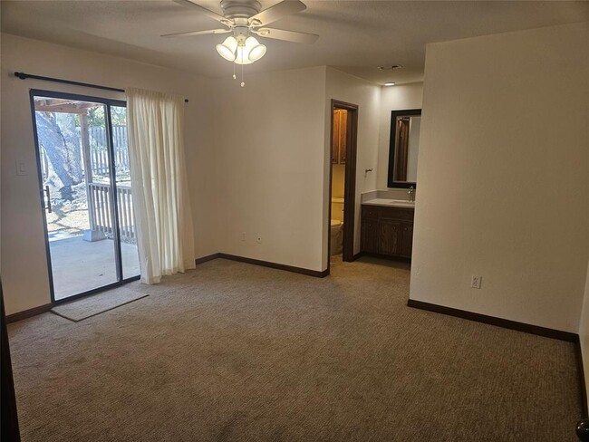 Building Photo - 349 Fantail Loop