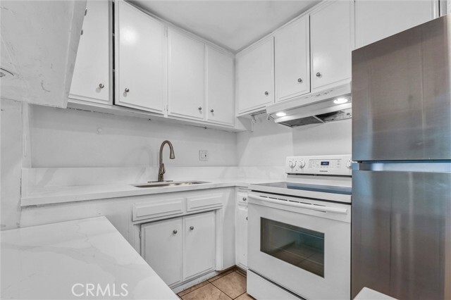 Building Photo - 320 S Gramercy Pl