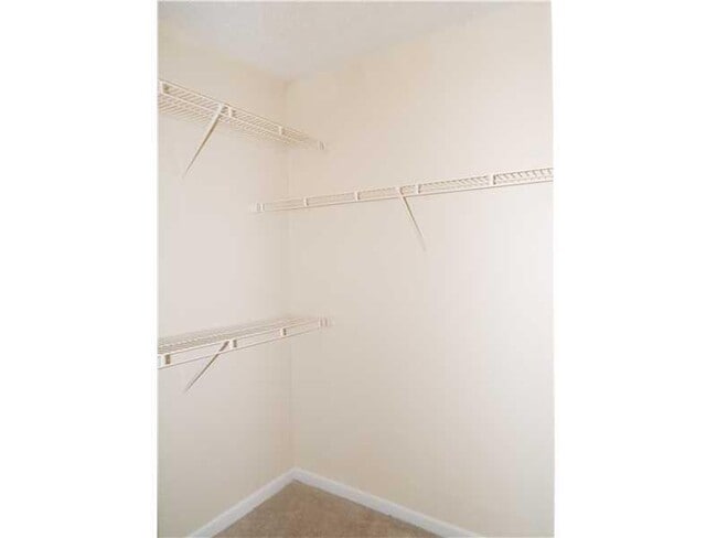 Building Photo - 741 N Pine Island Rd