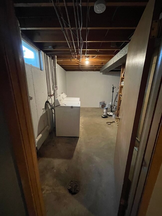 Laundry - 1208 E 30th St