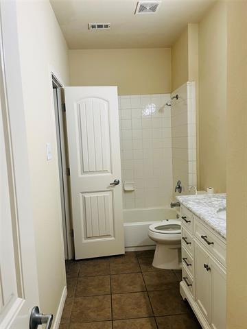 Building Photo - 7705 Pleasant Valley Tr