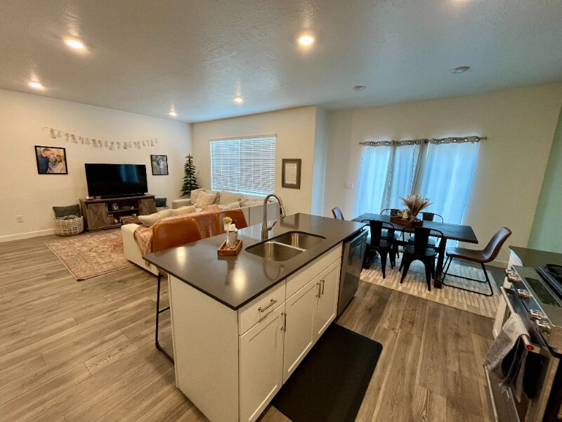 Building Photo - 803 S Brubaker Way