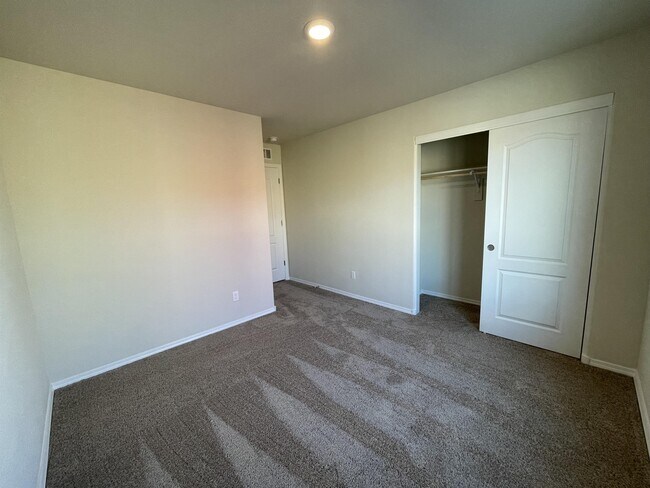 Building Photo - 1515 Borrego Dr SE