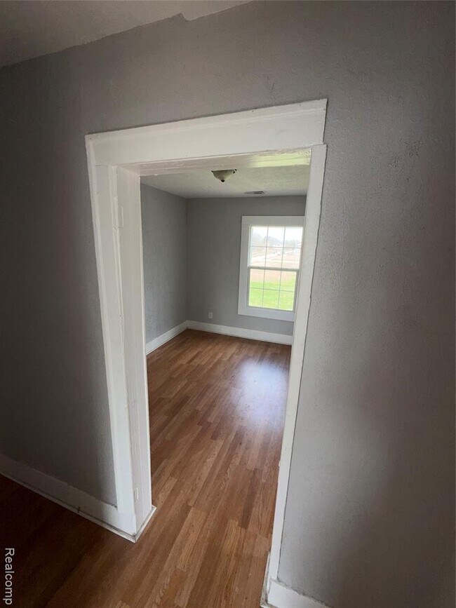 Building Photo - 2174 Springle St