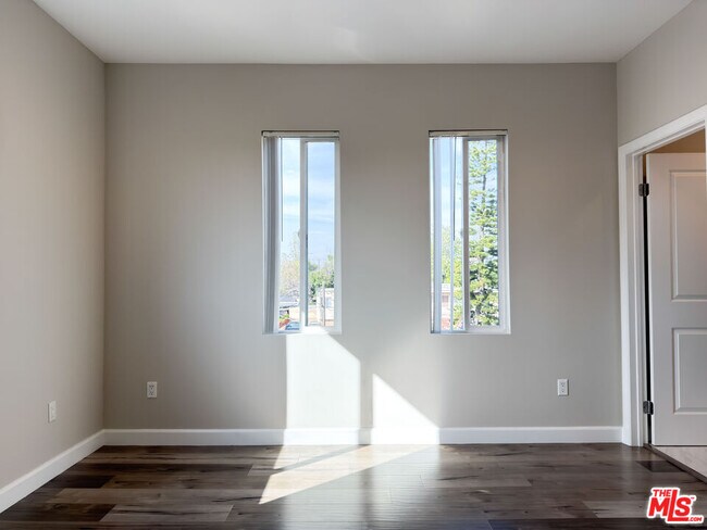 Building Photo - 5651 Willowcrest Ave