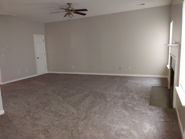 Building Photo - Newer Home For Rent 2 Story - Just Like Br...
