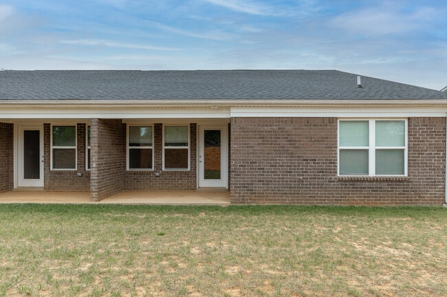 Building Photo - 305 Breckinridge Cir