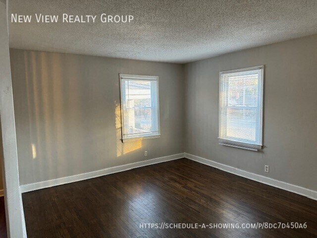 Building Photo - 1620 Lasalle St