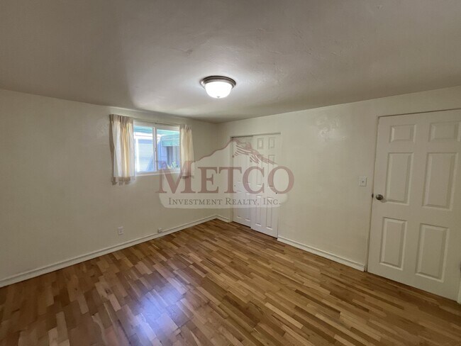 Building Photo - 07801