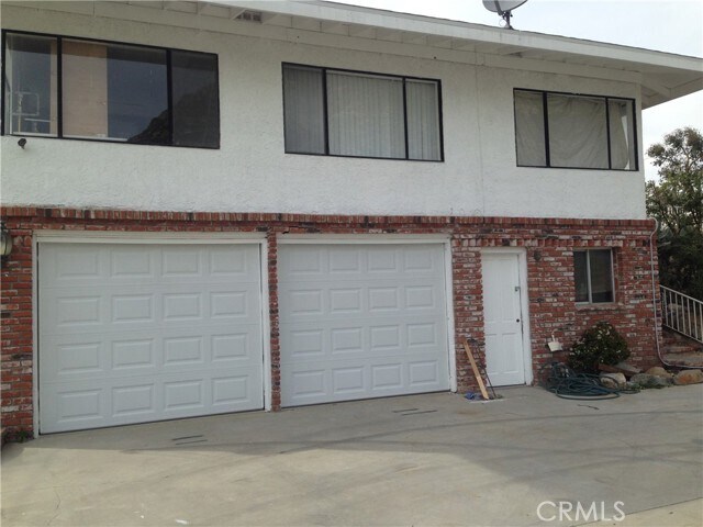 Building Photo - 20610 Hill Top Dr