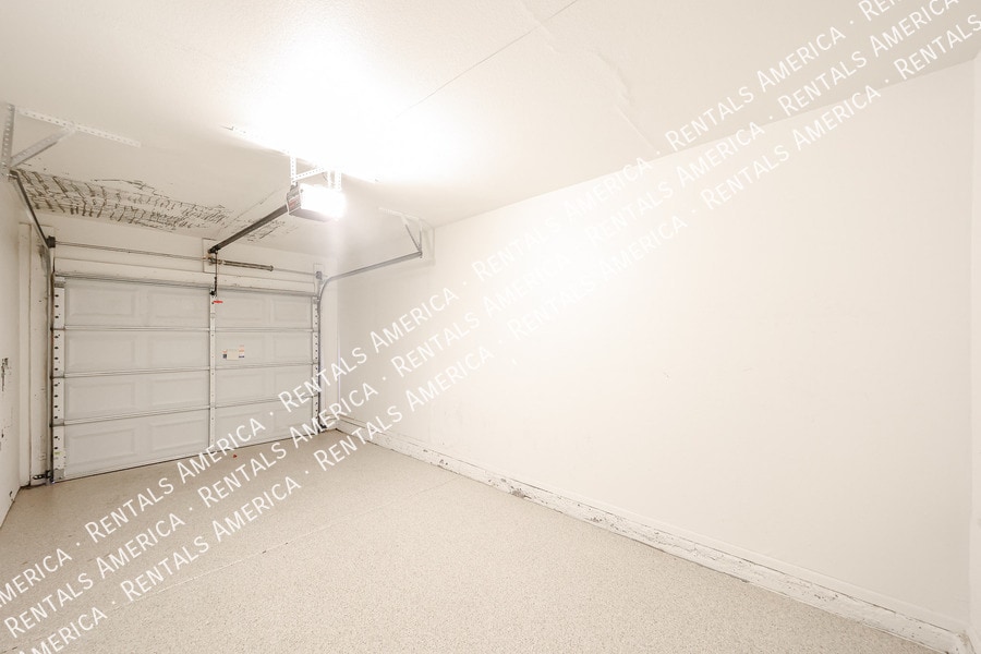 Building Photo - 1254 N 85th Pl