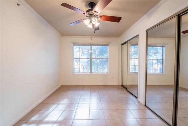 Building Photo - 501 W 26th St