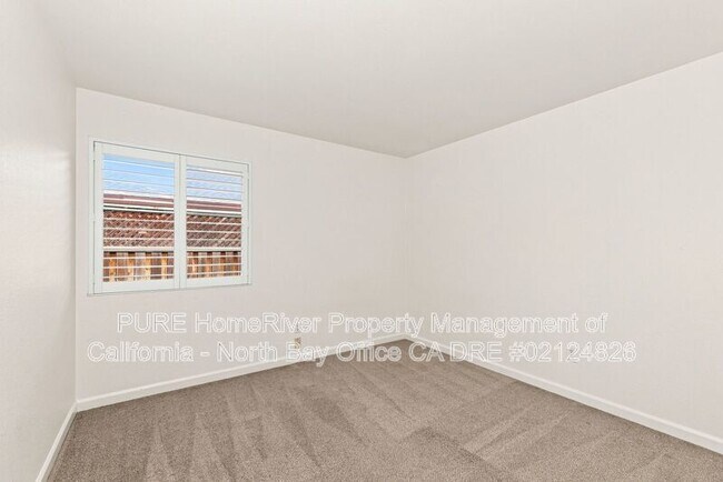 Building Photo - 514 Christopher Way