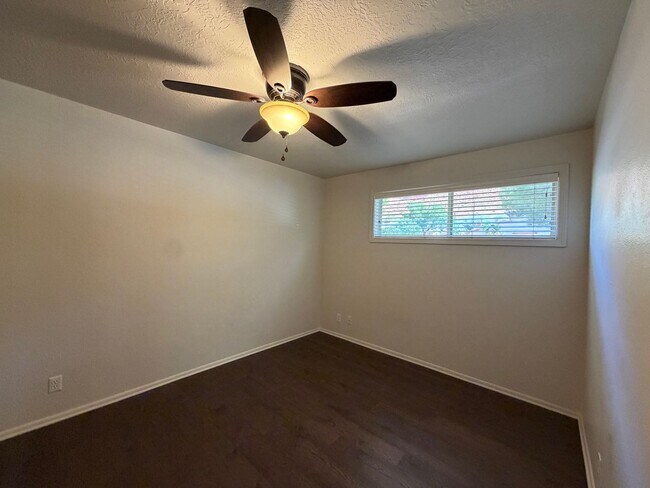 Building Photo - SPACIOUS PROPERTY AVAILABLE FOR RENT