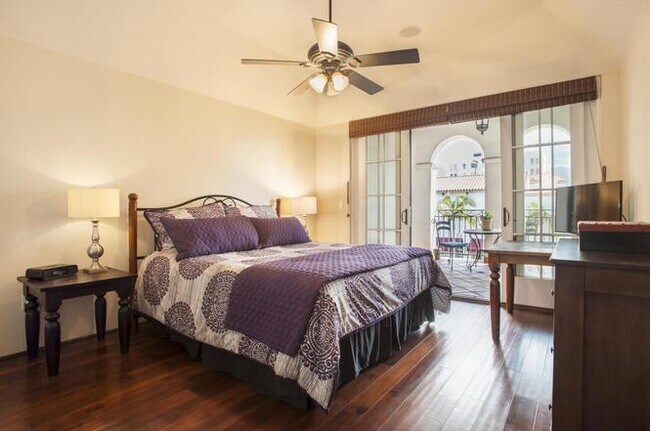 Building Photo - Downtown Luxury 1 BDRM w/ One Car Garage!