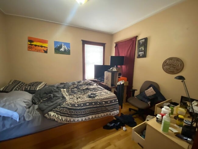 Building Photo - Aug 2025 - 4 Bedroom 2 Bathroom Wash Park ...