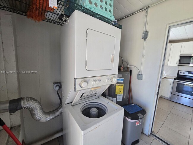 Building Photo - 432 NW 17th Ave