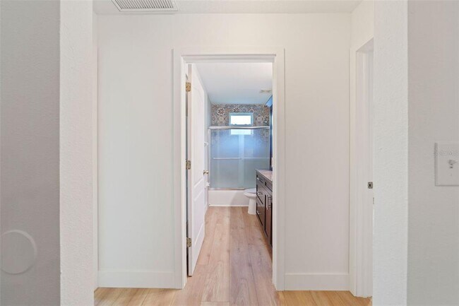 Building Photo - 24407 Rolling View Ct