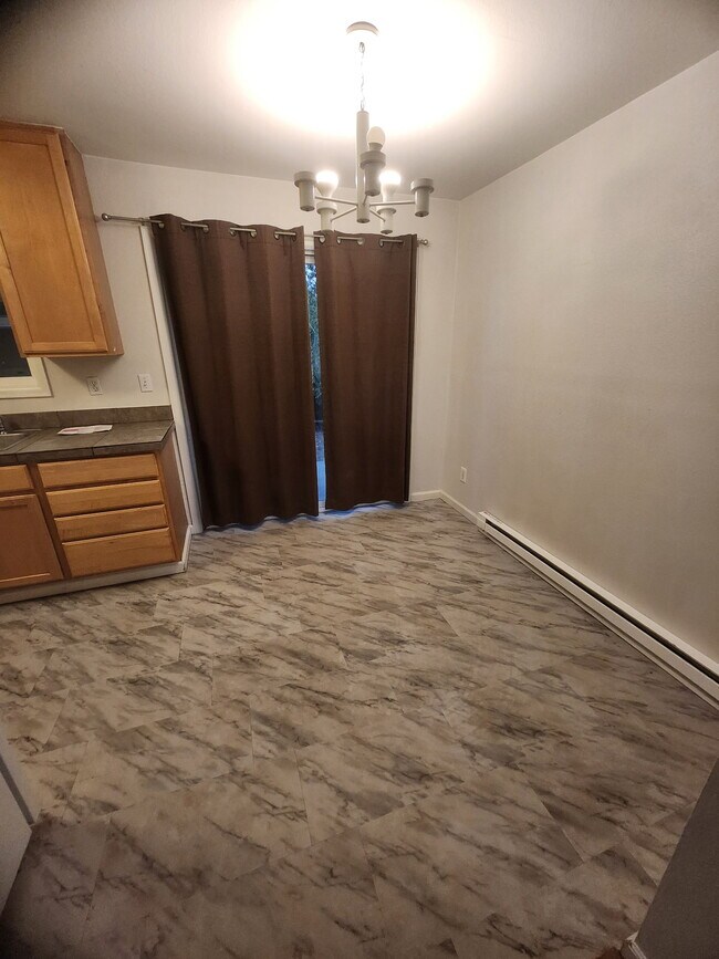 Building Photo - 2516 W Plum St