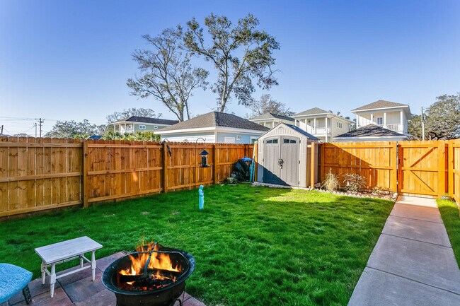 Backyard - 714 W Main St