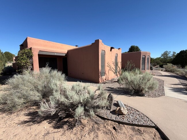Building Photo - Beautiful Luxury 2 Bedroom Townhome Available in Corrales!