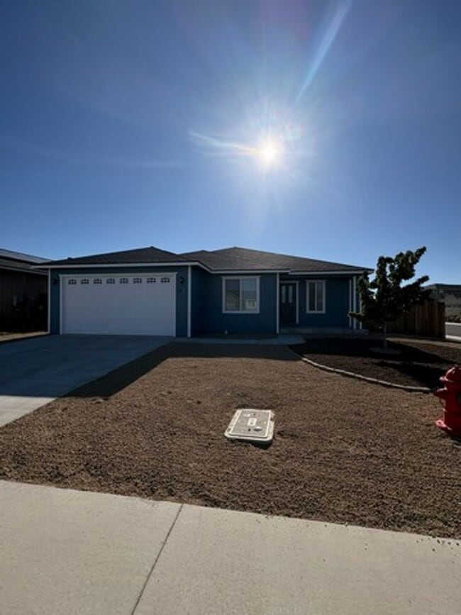 Building Photo - Corner lot Three Bedroom Fernley Home