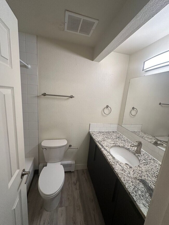 Building Photo - Two Bedroom on Valmont