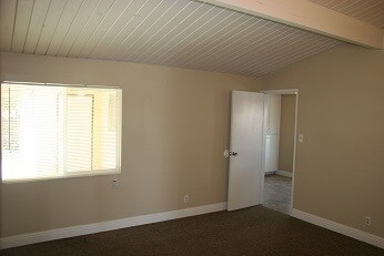 Building Photo - BEAUTIFUL 4bd 2ba NE Bakersfield 93306 $19...