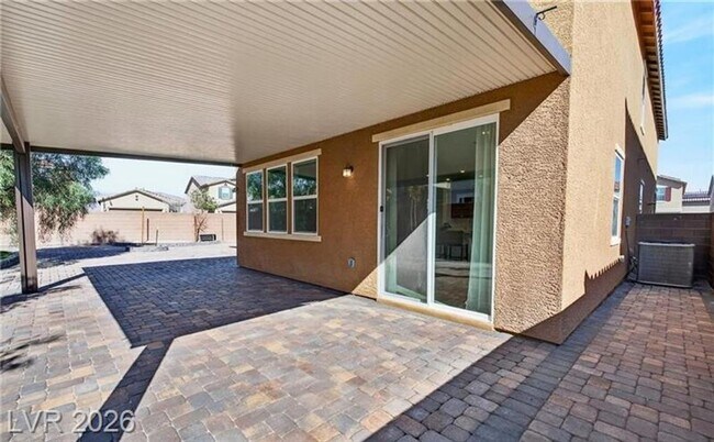 Building Photo - Gorgeous , 5 bedroom /3 Bath  with huge backyard finished with pavers! Great location!